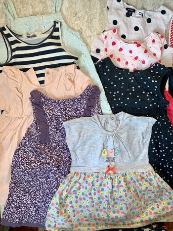Lot robes  estivales  18 mois