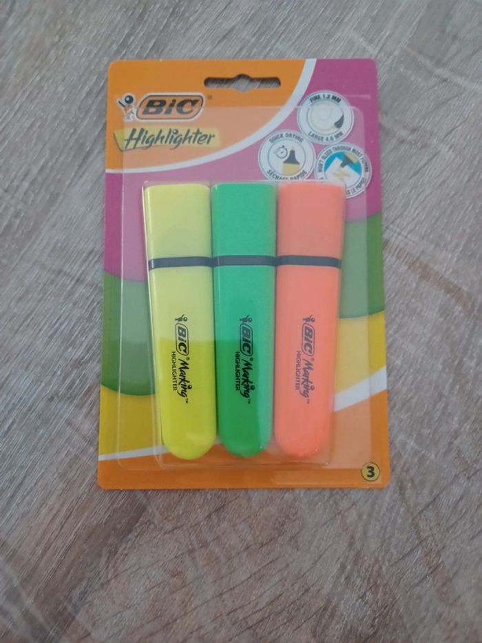 Surligneurs bic
