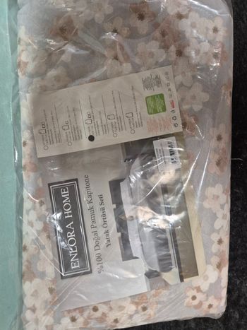 Couvre lit matelassé 240x220 et taies 60 cm coton  neuf 