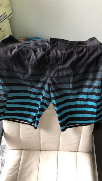 Short bain taille L tribord