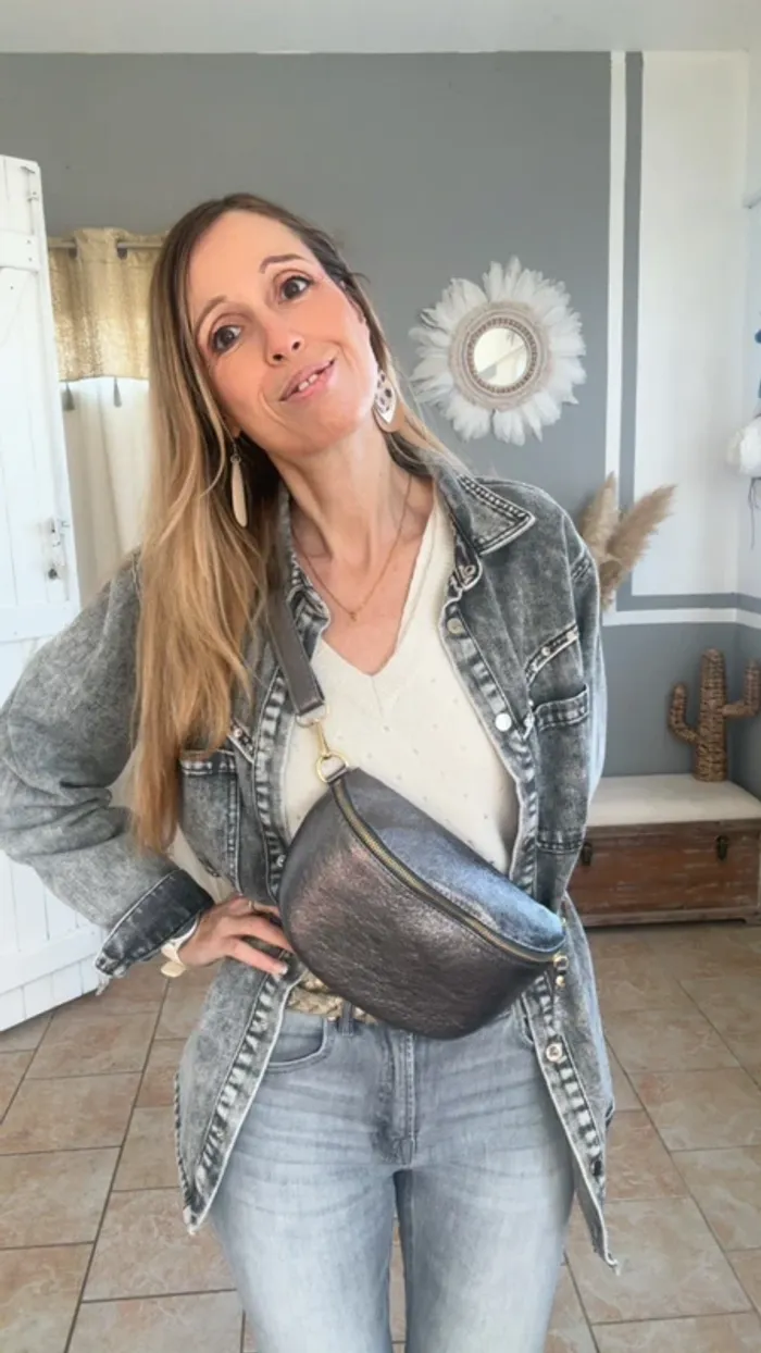 Sac banane cuir gris irisé - photo numéro 4