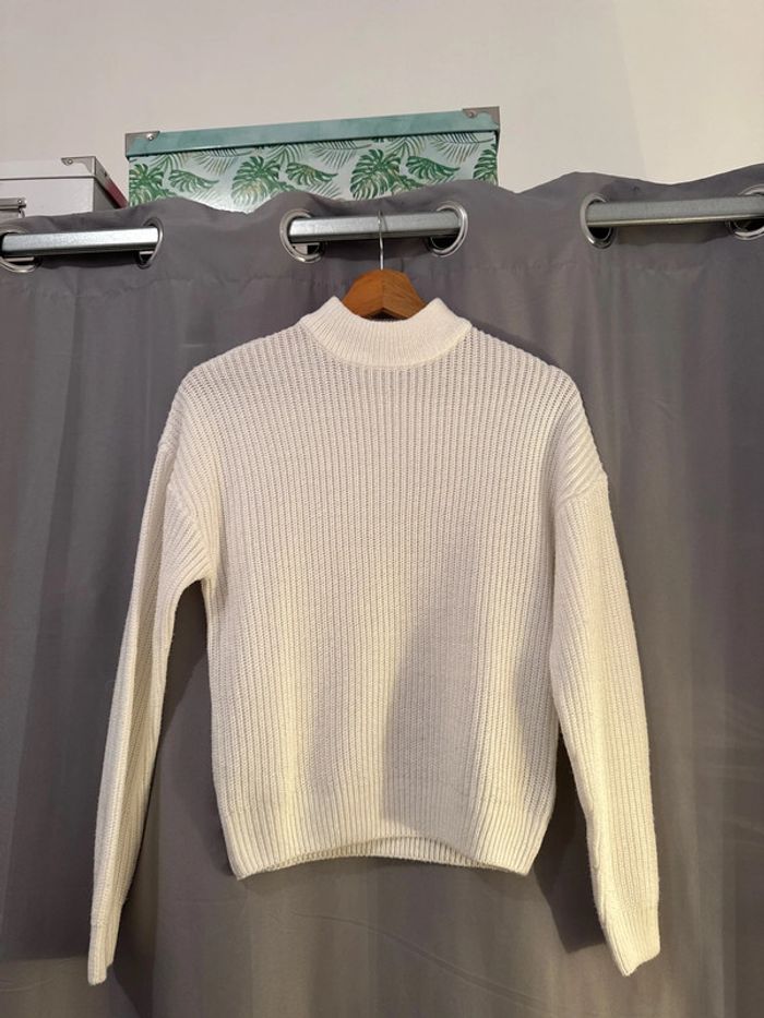 Pull blanc FB