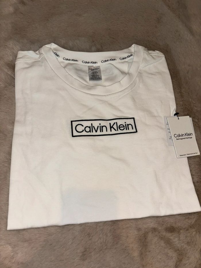 T shirt Calvin Klein blanc taille S unisexe