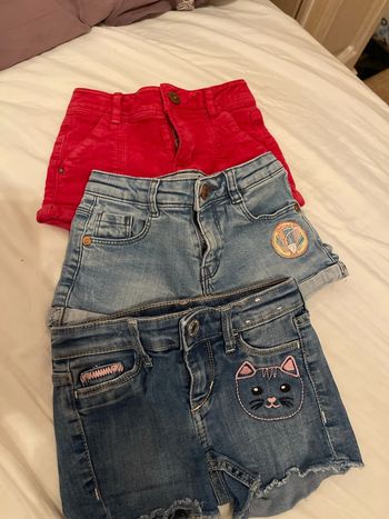 Lot de trois shorts 2 ans