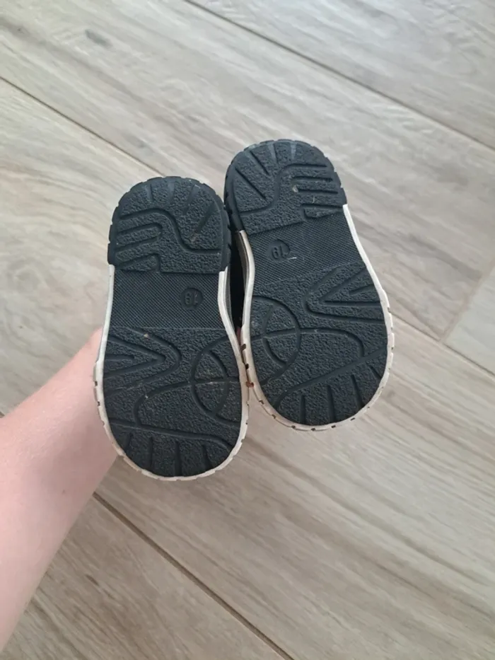 Chaussure montante taille 19 - photo numéro 3