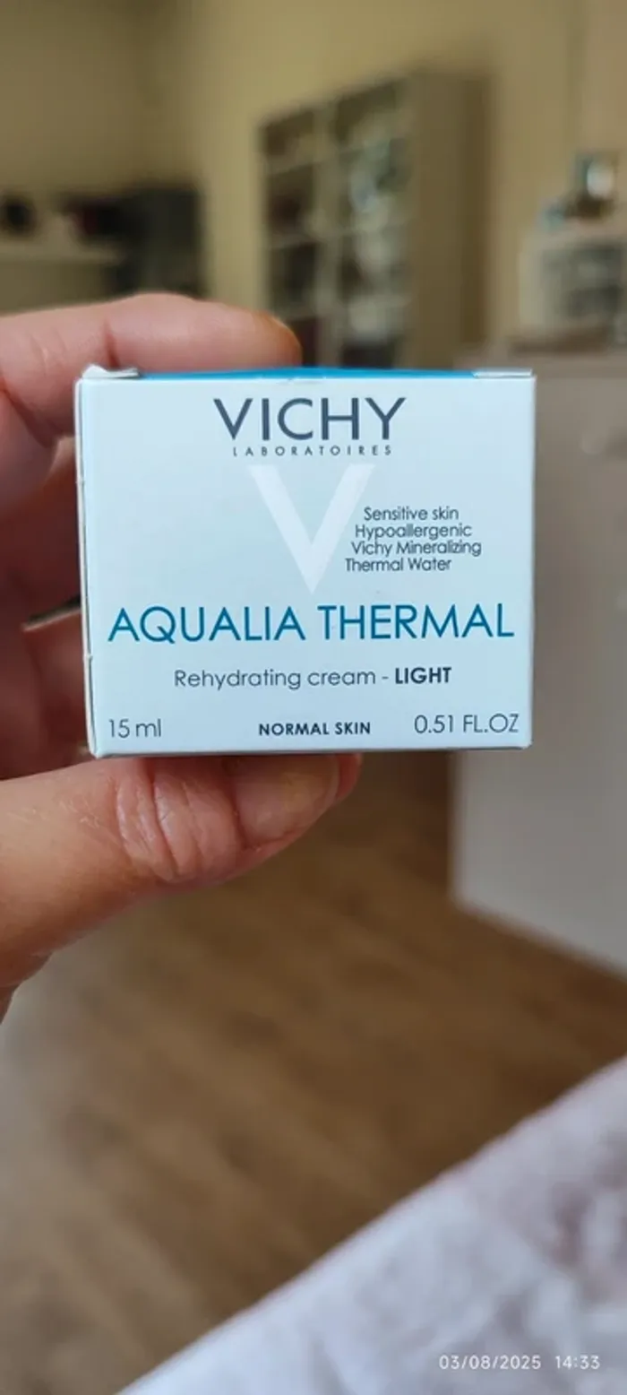 Vichy Aqualia Thermal Crème Hydratante Légère 15 ml + Trousse L'Oréal - photo numéro 2