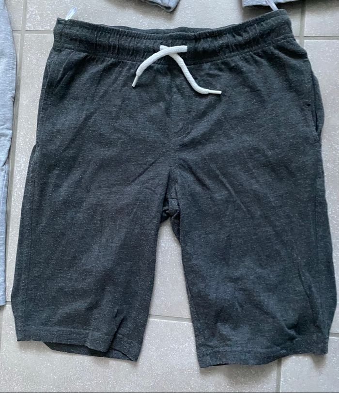 Lot 7 shorts/ bermudas taille 10 ans - photo numéro 6