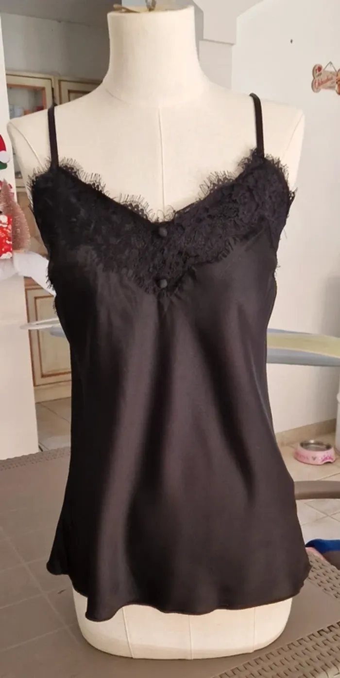 Debardeur satiné, dentelle New Collection