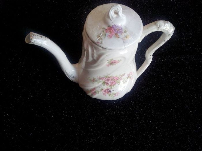 pichet blanc à fleurs * prix 5e * kiki60230