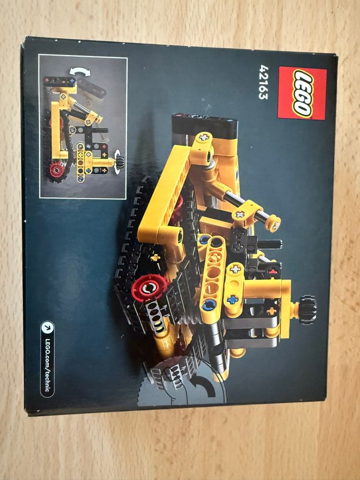 LEGO 42163 Neuf - Bulldozer de chantier – Technic - photo numéro 2
