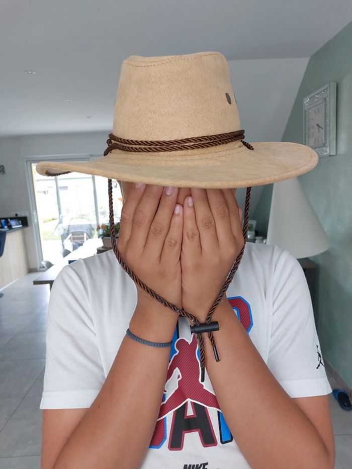 Chapeau de cow boy - photo numéro 4