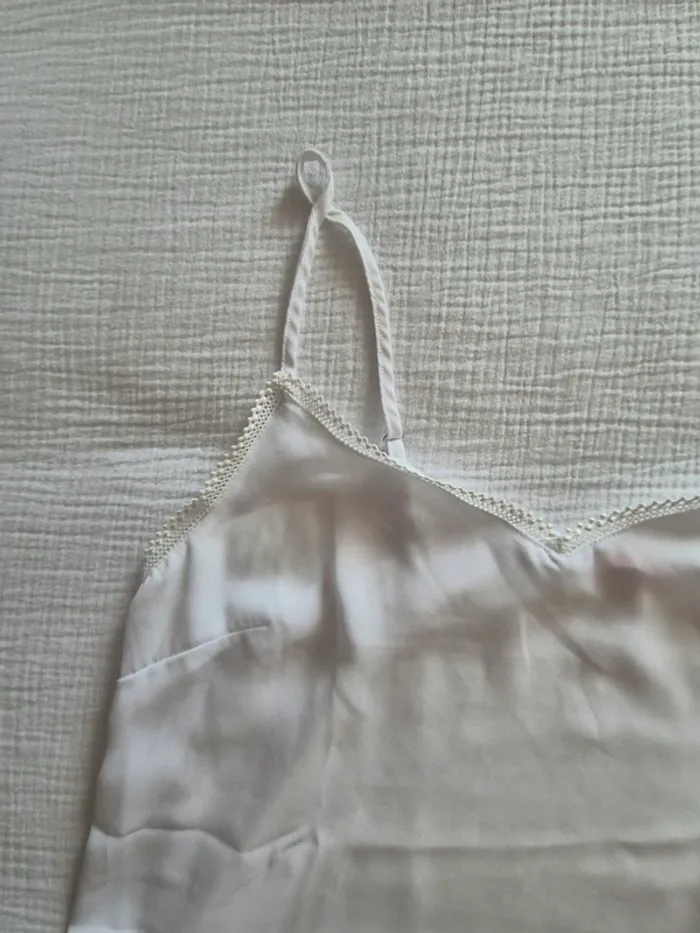 Débardeur blanc Camaïeu dentelle et broderie - photo numéro 3