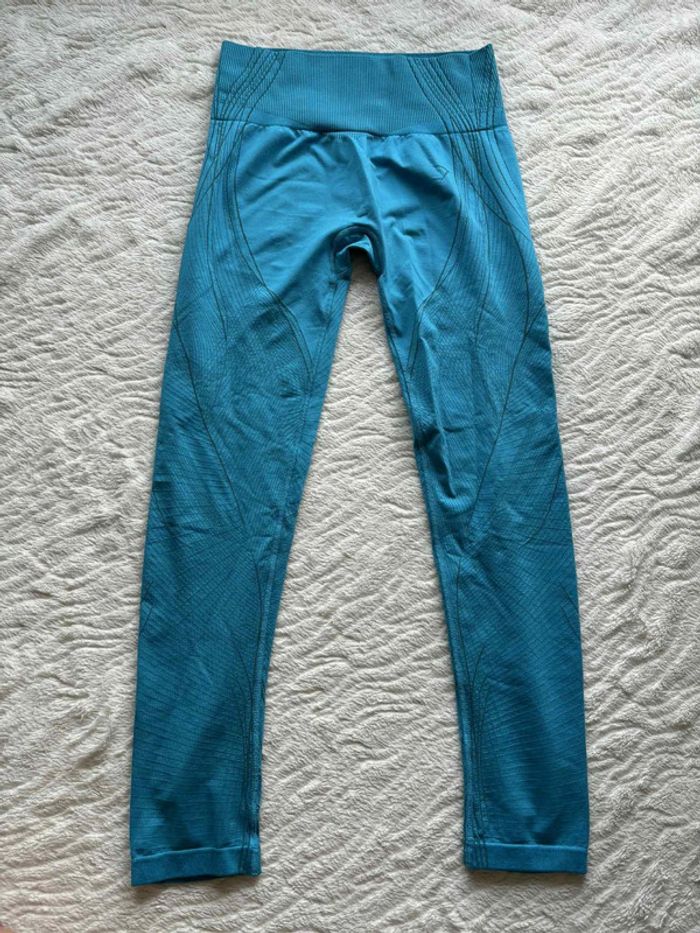 Ensemble Gymshark Apex Seamless Femme Bleu – Brassière L + Legging M – Comme Neuf – Valeur 102€ - photo numéro 8