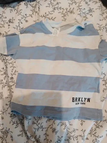 Tee shirt H&M bleu rayé blanc 80cm