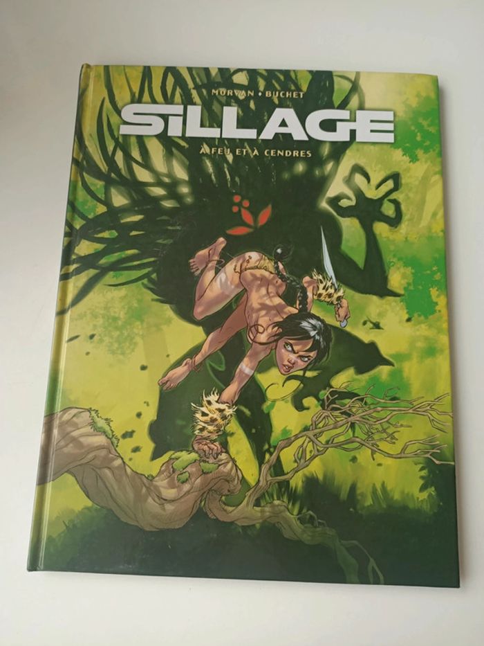 Lot de 2 BD sillage : "collection privée" et " a feu et a cendres" - photo numéro 4