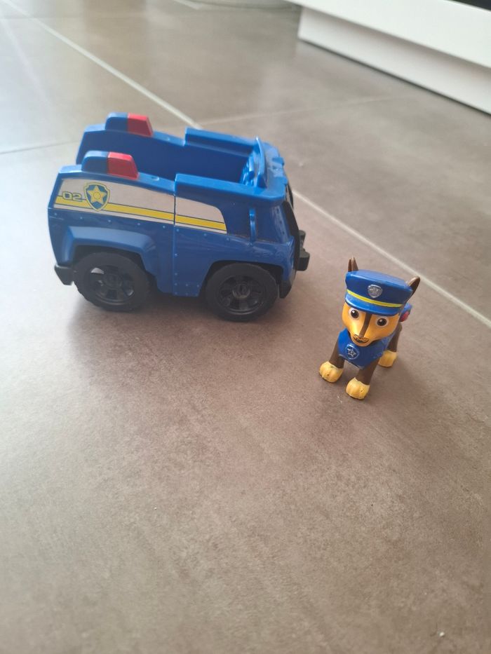 Chase et son véhicule - photo numéro 2