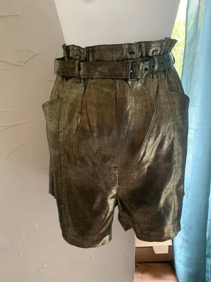 Short more doré taille 38 - photo numéro 5