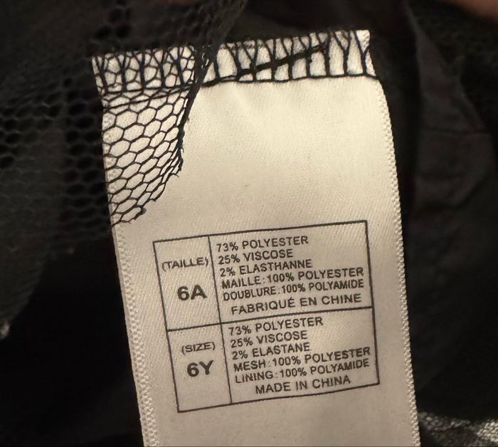 La petite robe noire dé Disneyland Paris 6 ans - photo numéro 4