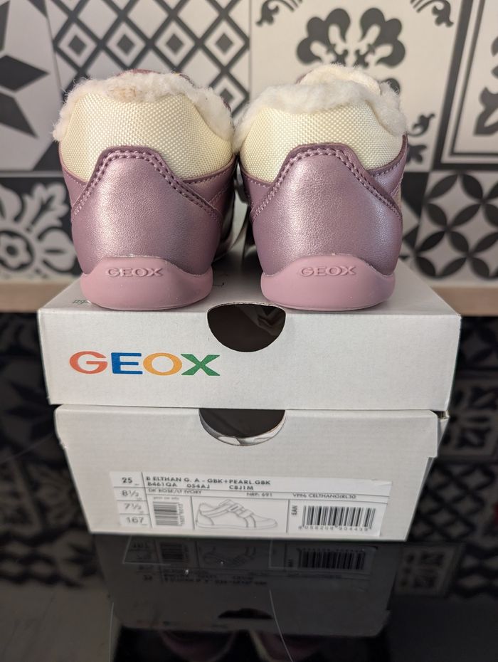 Chaussures fille. Taille 25. Chaudes, conseillé par les podologues. Neuf. Geox - photo numéro 2