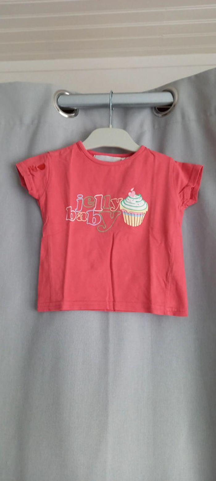 T-shirt rose 24 mois