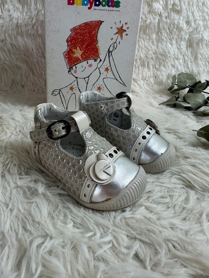 Paire de sandales Babybotte taille 17 - photo numéro 2