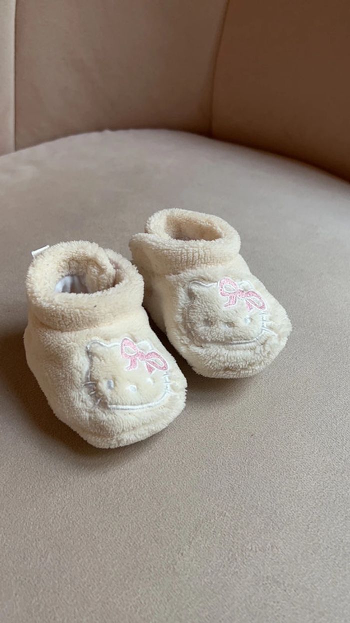 Chaussons Hello Kitty bébé 6 mois taille 16
