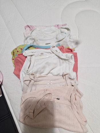 Lot de de 8 bodies manches courtes