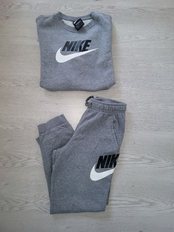 Ensemble jogging nike 