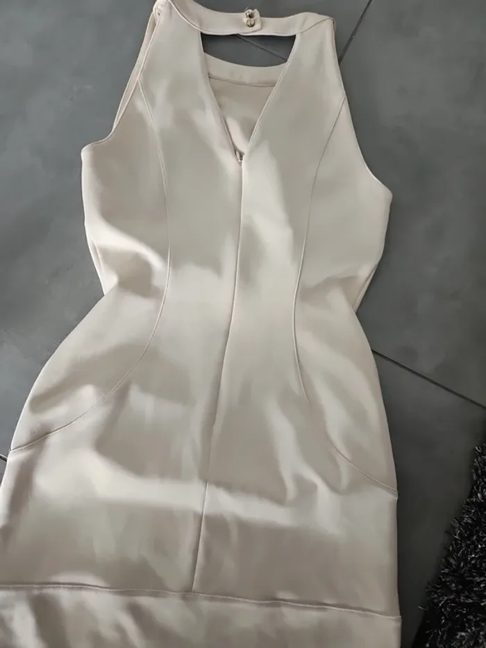 Robe beige - photo numéro 3