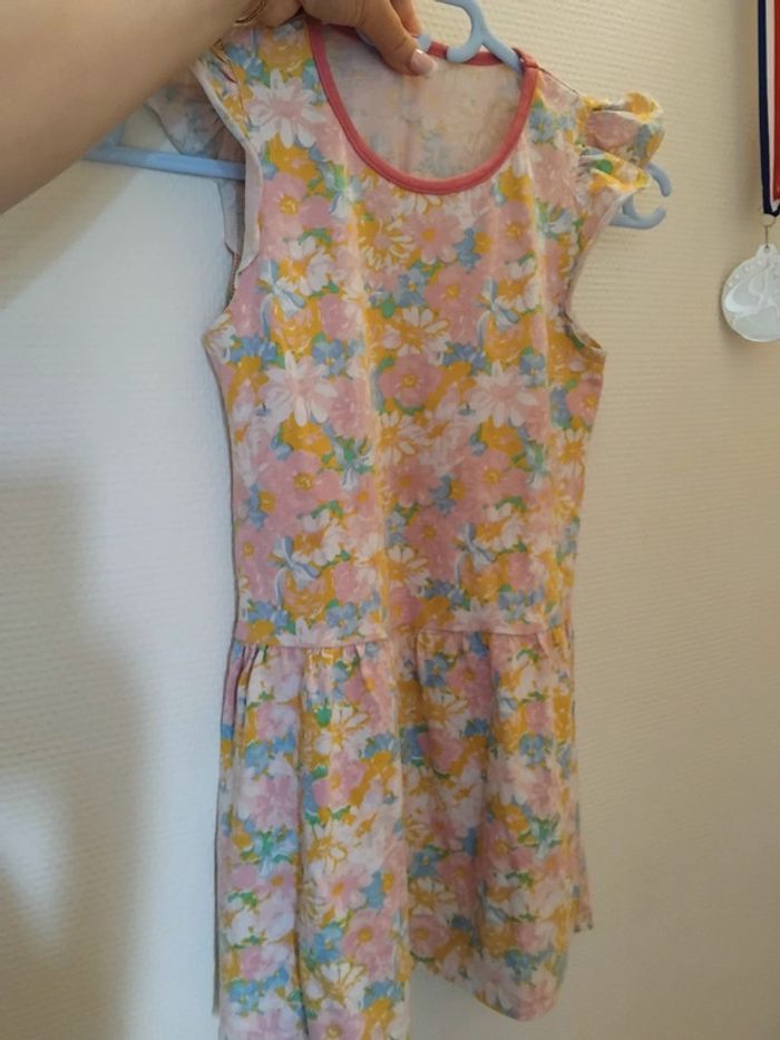 Robe fille floré taille 8/9ans 130cm