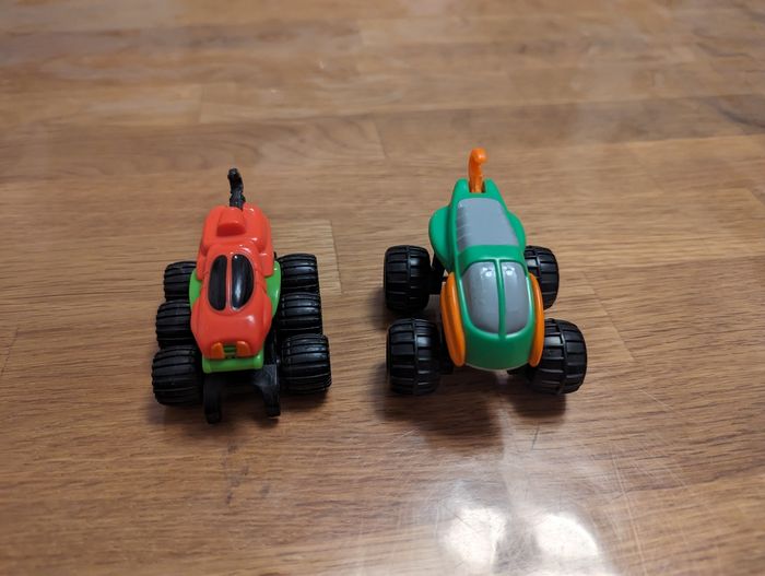Lot 90 de 2 petites voitures attack Monster Hotwheels - photo numéro 7