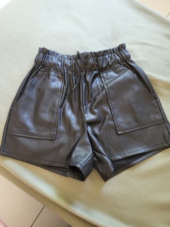 Short cuir