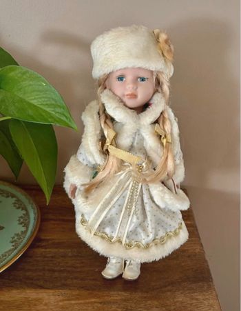Poupée porcelaine vintage