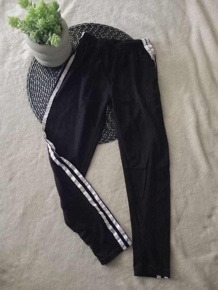 Legging noir à bandes blanches – 12 ans – Bon état