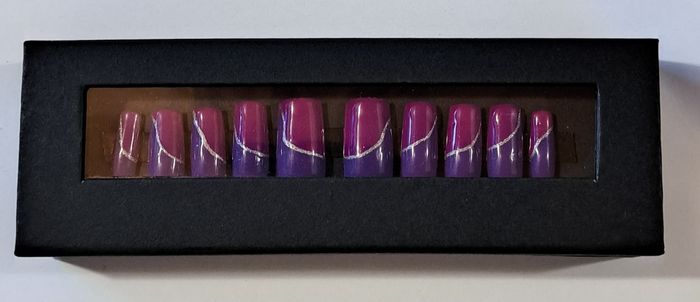Press on nails violet