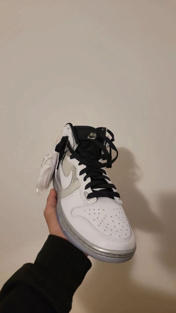 W Nike Dunk High SE - photo numéro 2