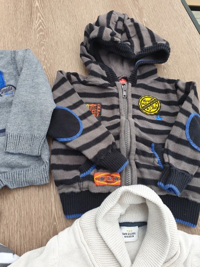 Lot de 4 gilets garçon taille 18 mois très bon état - photo numéro 4
