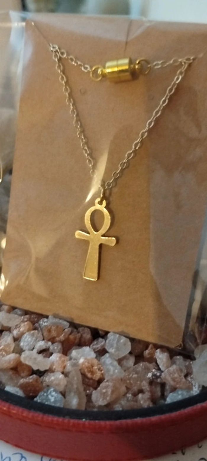 Collier p/Or 24 carats croix de Ankh Égyptienne - photo numéro 3