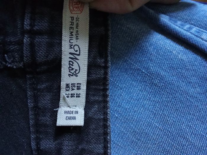 Jean Zara taille 38 très joli couleur noire - photo numéro 9