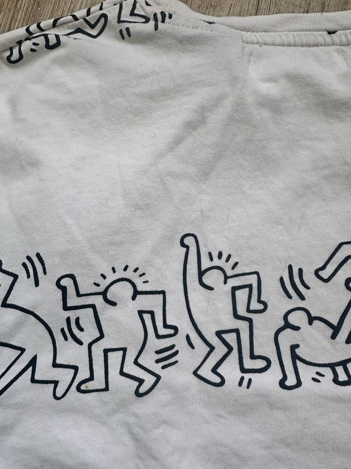 T shirt Zara cœur Keith haring  9 ans - photo numéro 6