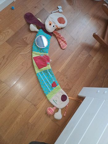 Jef lilliputiens à accrocher au lit ou parc