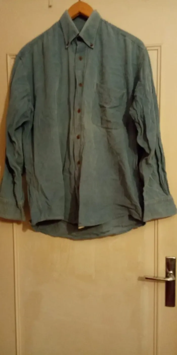 Chemise 🔄 - photo numéro 2