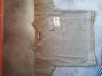 2 tee-shirts taille 3 ans