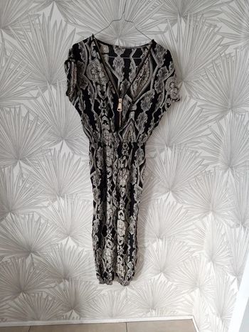 Jolie combinaison pantalon manches courtes taille 36