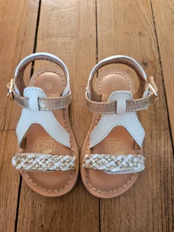 sandales neuves en cuir