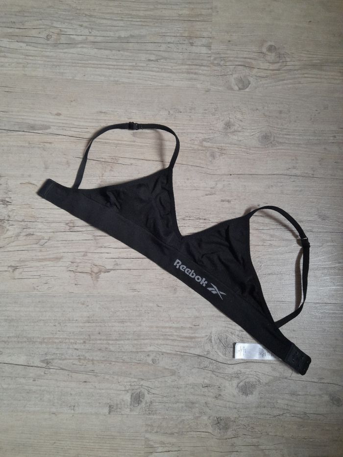 Brassière Reebok taille 36 neuve