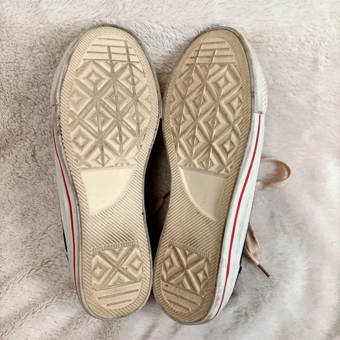 Basket brodée - 40 tennis avec broderie bleu marine et blanches - photo numéro 7
