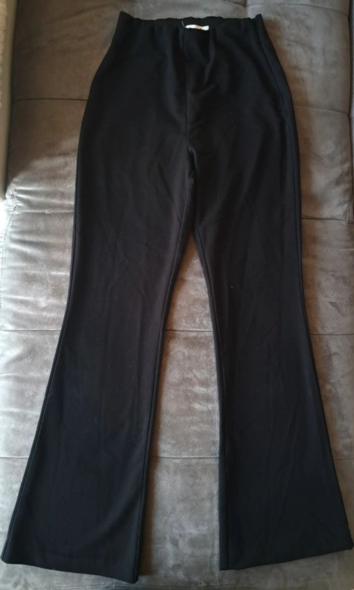 Pantalon tailleur noir évasé - photo numéro 3