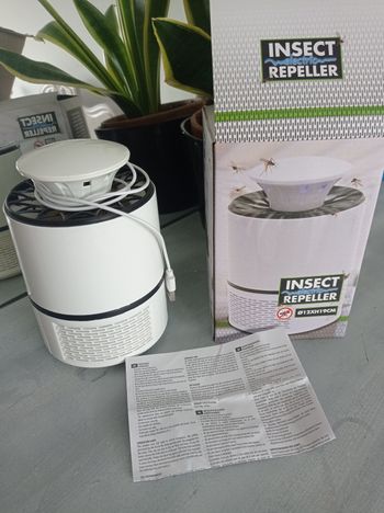 Lampe LED anti moustique