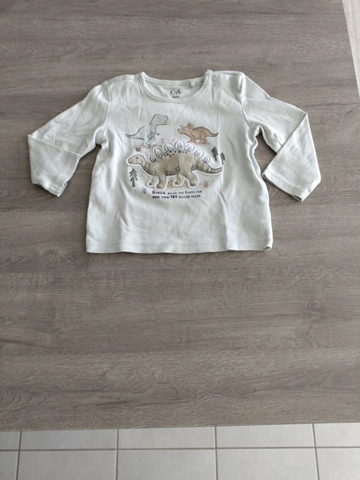 Top Manche longue C&A baby Dinosaure 6-9 mois 💯 coton - photo numéro 2